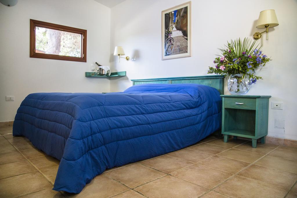 Hotel Mezzaluna Carloforte  Extérieur photo