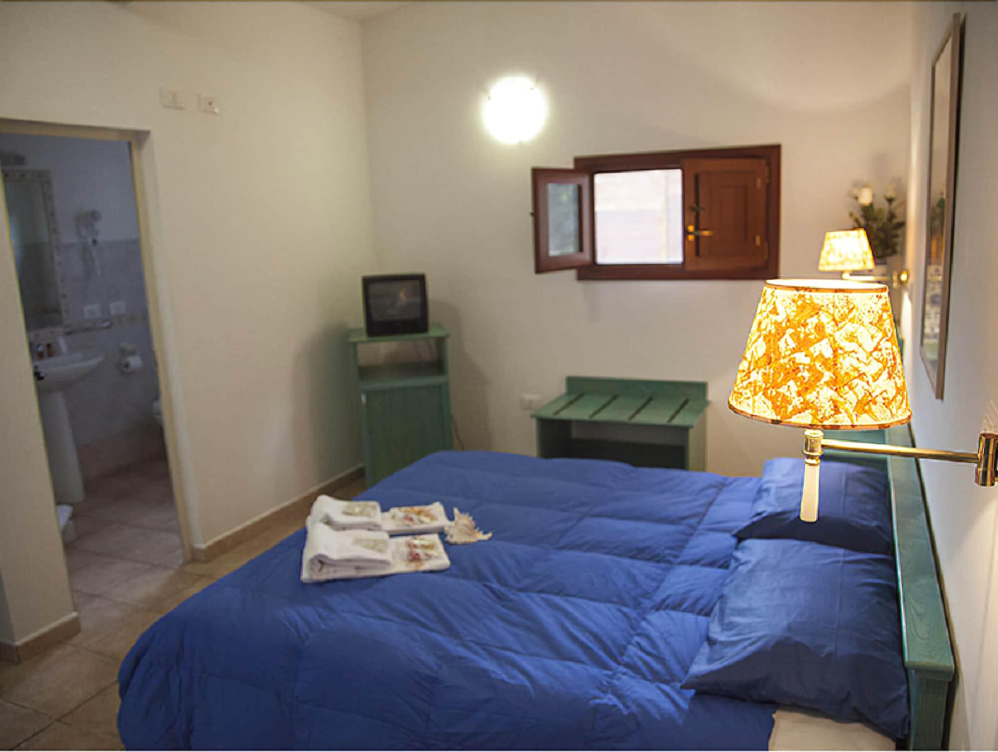 Hotel Mezzaluna Carloforte  Extérieur photo