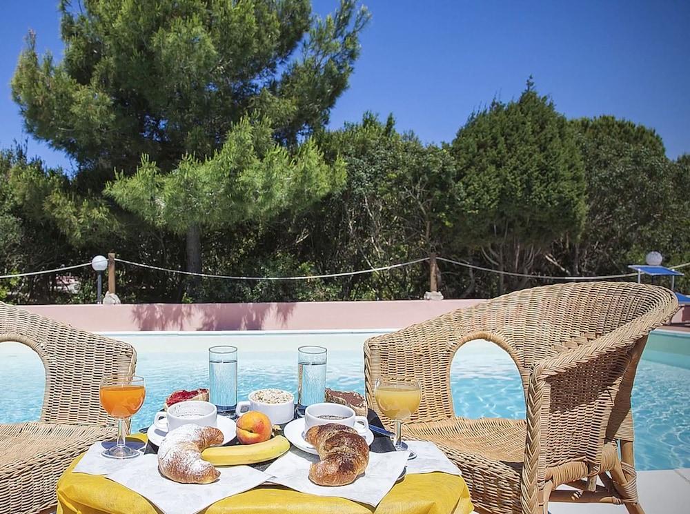 Hotel Mezzaluna Carloforte  Extérieur photo