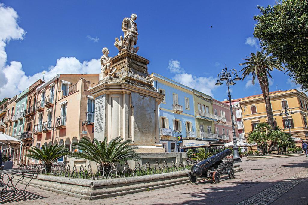 Hotel Mezzaluna Carloforte  Extérieur photo
