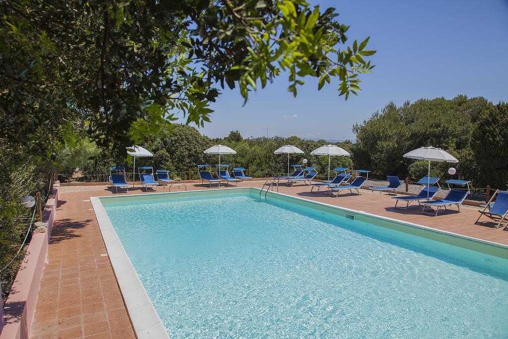 Hotel Mezzaluna Carloforte  Extérieur photo